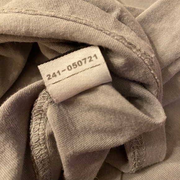 Vintage Y2K Ed Hardy Gray T-Shirt Womens Skull and Roses Graphic Tee Size Medium - Picture 14 of 16